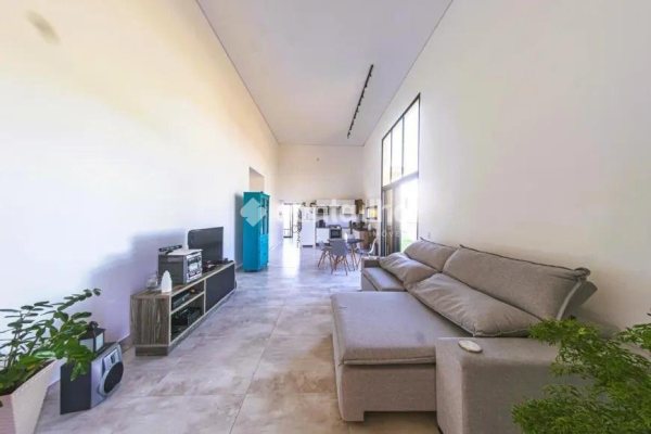 Casa à venda com 140m², 4 quartos, 2 suítes, 3 vagas no bairro Rio Vermelho em Florianópolis