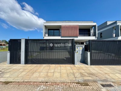 Casa à venda com 189m², 3 quartos, 3 suítes, 4 vagas no bairro Rio Tavares em Florianópolis - Foto 2