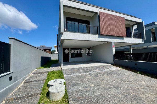 Casa à venda com 189m², 3 quartos, 3 suítes, 4 vagas no bairro Rio Tavares em Florianópolis