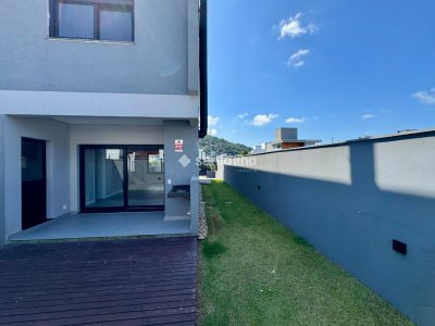 Casa à venda com 189m², 3 quartos, 3 suítes, 4 vagas no bairro Rio Tavares em Florianópolis - Foto 7