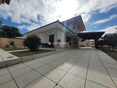 Casa à venda com 380m², 4 quartos, 2 suítes, 6 vagas no bairro Campeche em Florianópolis - Foto 32