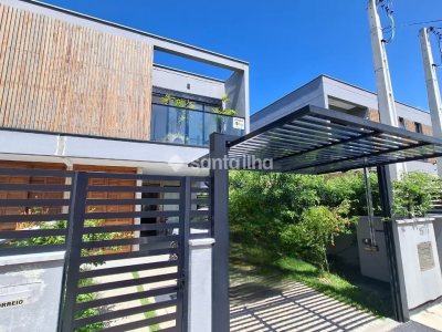 Casa à venda com 113m², 3 quartos, 1 suíte, 2 vagas no bairro Campeche em Florianópolis - Foto 2