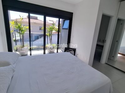 Casa à venda com 113m², 3 quartos, 1 suíte, 2 vagas no bairro Campeche em Florianópolis - Foto 13