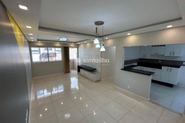 Apartamento à venda com 91m², 3 quartos, 1 suíte, 1 vaga no bairro Carvoeira em Florianópolis