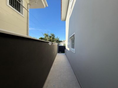 Casa à venda com 138m², 3 quartos, 1 suíte, 1 vaga no bairro Campeche em Florianópolis - Foto 18