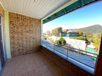 Casa à venda com 180m², 3 quartos, 1 suíte, 2 vagas no bairro Armação em Florianópolis - Foto 11