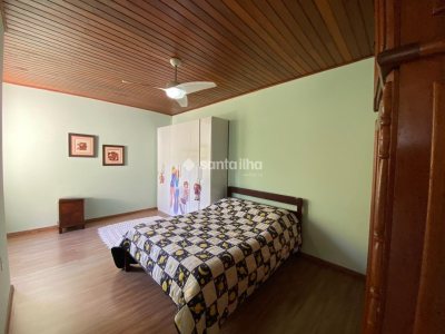 Casa à venda com 180m², 3 quartos, 1 suíte, 2 vagas no bairro Armação em Florianópolis - Foto 21