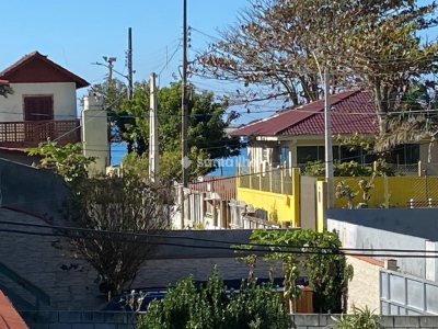 Casa à venda com 180m², 3 quartos, 1 suíte, 2 vagas no bairro Armação em Florianópolis - Foto 12