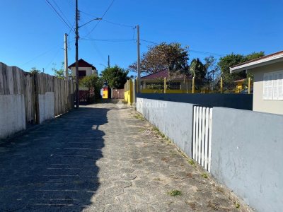 Casa à venda com 180m², 3 quartos, 1 suíte, 2 vagas no bairro Armação em Florianópolis - Foto 26