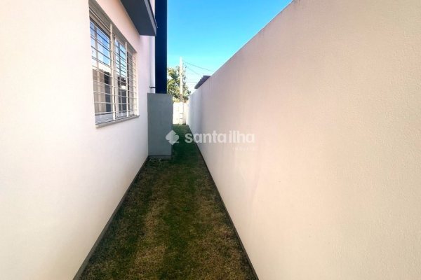 Casa à venda com 223m², 3 quartos, 1 suíte, 2 vagas no bairro Ribeirão da Ilha em Florianópolis