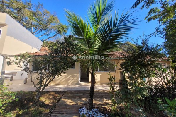 Casa à venda com 290m², 4 quartos, 1 suíte, 4 vagas no bairro Rio Tavares em Florianópolis