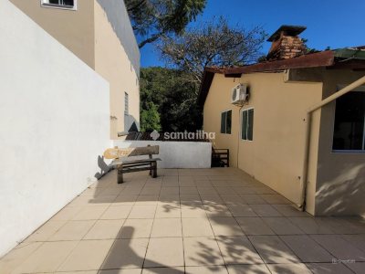 Casa à venda com 290m², 4 quartos, 1 suíte, 4 vagas no bairro Rio Tavares em Florianópolis - Foto 12
