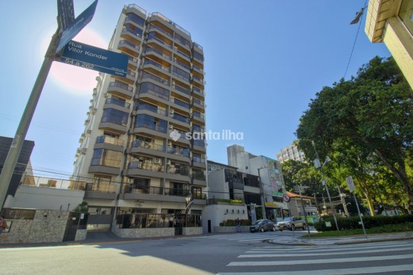 Apartamento à venda com 170m², 3 quartos, 2 suítes, 2 vagas no bairro Centro em Florianópolis