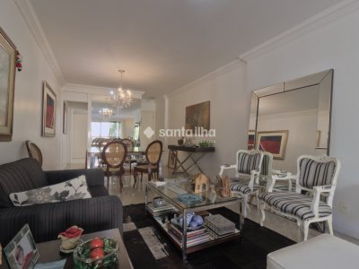 Apartamento à venda com 170m², 3 quartos, 2 suítes, 2 vagas no bairro Centro em Florianópolis - Foto 13
