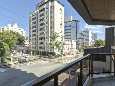 Apartamento à venda com 170m², 3 quartos, 2 suítes, 2 vagas no bairro Centro em Florianópolis - Foto 11
