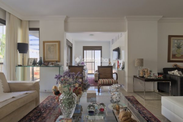 Apartamento à venda com 170m², 3 quartos, 2 suítes, 2 vagas no bairro Centro em Florianópolis