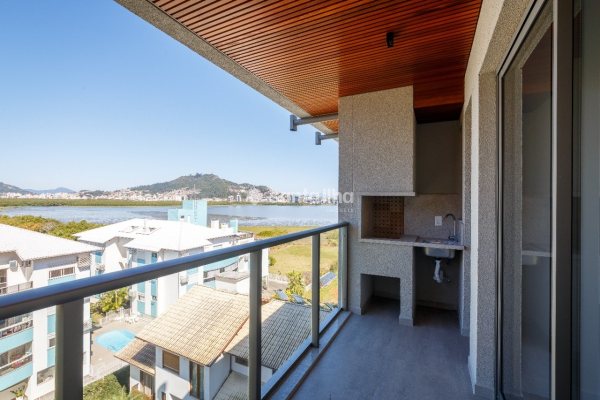 Apartamento à venda com 126m², 3 quartos, 1 suíte, 1 vaga no bairro João Paulo em Florianópolis
