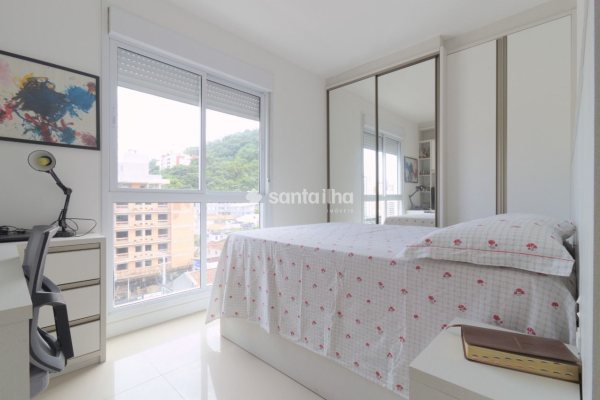Apartamento à venda com 49m², 1 quarto, 1 suíte, 1 vaga no bairro Centro em Florianópolis
