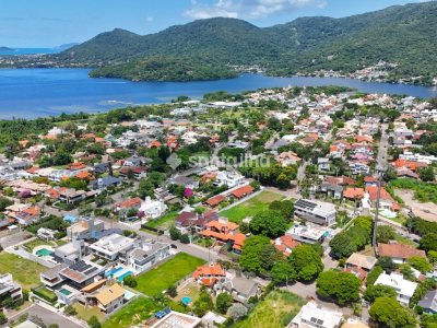 Casa à venda com 159m², 4 quartos no bairro Lagoa da Conceição em Florianópolis - Foto 12