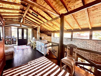 Casa à venda com 168m², 3 quartos, 1 suíte, 4 vagas no bairro Campeche em Florianópolis - Foto 2