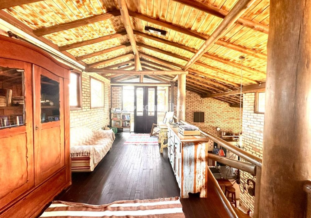 Casa à venda com 168m², 3 quartos, 1 suíte, 4 vagas no bairro Campeche em Florianópolis - Foto 1