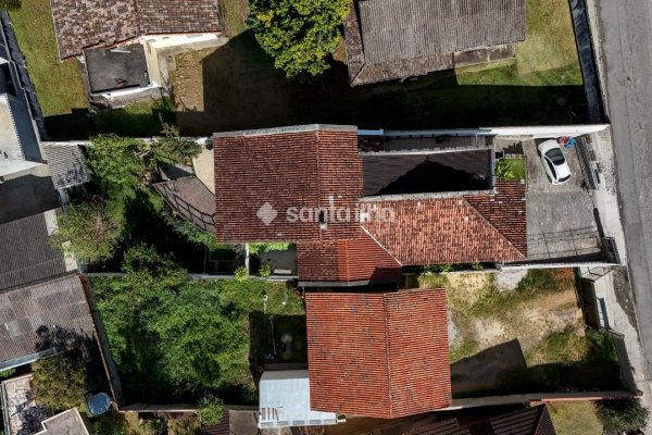 Casa à venda com 391m², 5 quartos, 1 suíte, 2 vagas no bairro Carvoeira em Florianópolis