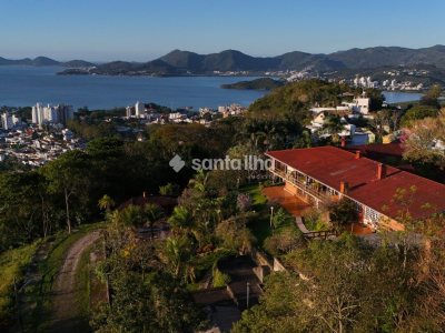 Casa à venda com 678m², 6 quartos, 1 suíte, 3 vagas no bairro Centro em Florianópolis - Foto 6