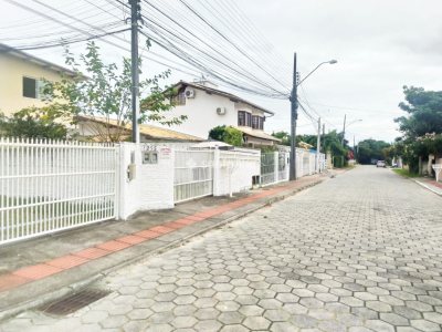 Casa à venda com 134m², 5 quartos, 1 suíte, 2 vagas no bairro Campeche em Florianópolis - Foto 24