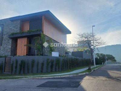 Casa à venda com 474m², 4 quartos, 4 suítes, 8 vagas no bairro Lagoa da Conceição em Florianópolis - Foto 6