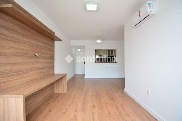 Apartamento à venda com 86m², 3 quartos, 1 suíte, 1 vaga no bairro Estreito em Florianópolis