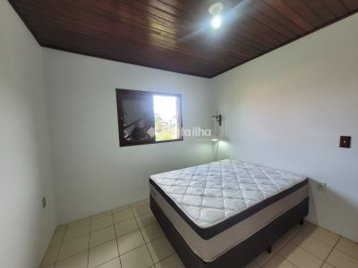 Casa à venda com 210m², 5 quartos, 1 suíte, 4 vagas no bairro Campeche em Florianópolis - Foto 10