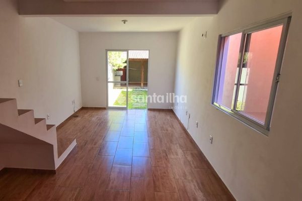 Casa à venda com 102m², 2 quartos, 1 vaga no bairro Campeche em Florianópolis
