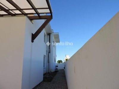 Casa à venda com 300m², 2 quartos, 2 suítes, 6 vagas no bairro Campeche em Florianópolis - Foto 3