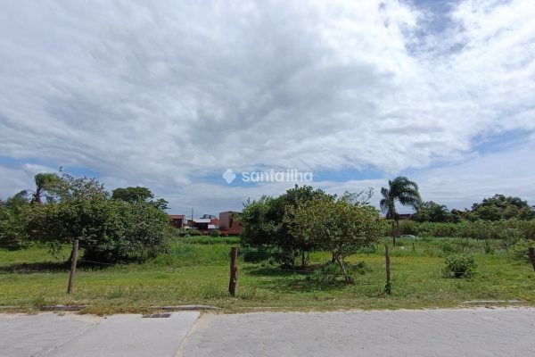 Terreno à venda com 2.600m², 1 vaga no bairro Morro das Pedras em Florianópolis