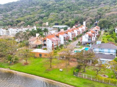 Casa em Condomínio à venda com 111m², 3 quartos, 3 suítes, 2 vagas no bairro Lagoa da Conceição em Florianópolis - Foto 35
