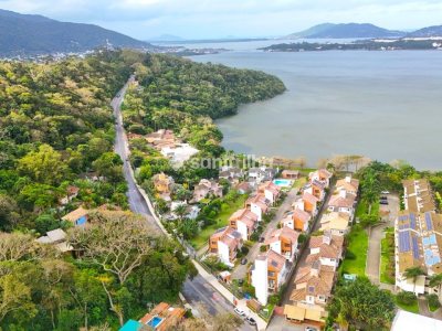 Casa em Condomínio à venda com 111m², 3 quartos, 3 suítes, 2 vagas no bairro Lagoa da Conceição em Florianópolis - Foto 39