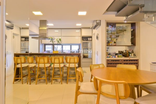 Casa em Condomínio à venda com 111m², 3 quartos, 3 suítes, 2 vagas no bairro Lagoa da Conceição em Florianópolis