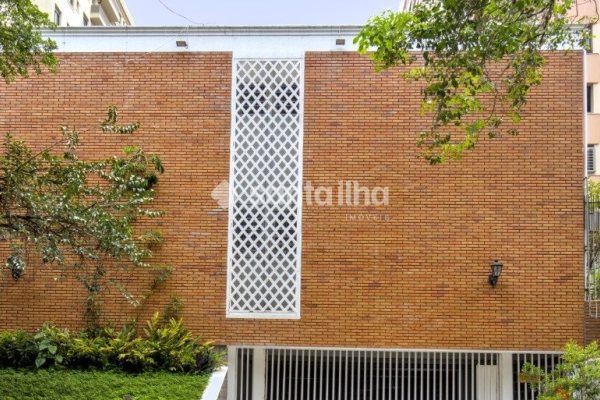 Apartamento à venda com 176m², 3 quartos, 1 suíte, 1 vaga no bairro Centro em Florianopolis