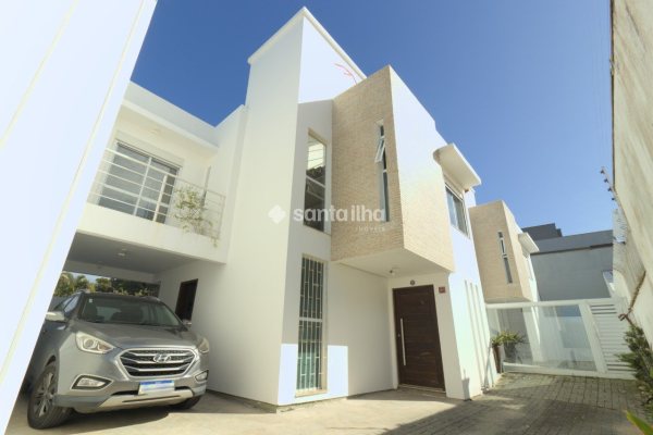 Casa à venda com 132m², 3 quartos, 1 suíte, 2 vagas no bairro Morro das Pedras em Florianópolis