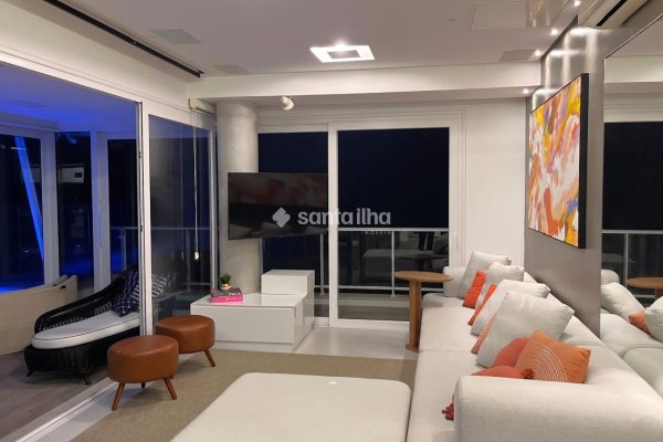 Apartamento para alugar com 180m², 3 quartos, 3 suítes, 2 vagas no bairro Morro das Pedras em Florianópolis