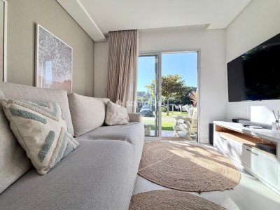 Casa à venda com 72m², 3 quartos, 2 suítes, 2 vagas no bairro Armação em Florianópolis - Foto 2