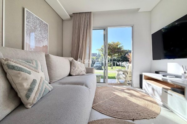 Casa à venda com 72m², 3 quartos, 2 suítes, 2 vagas no bairro Armação em Florianópolis