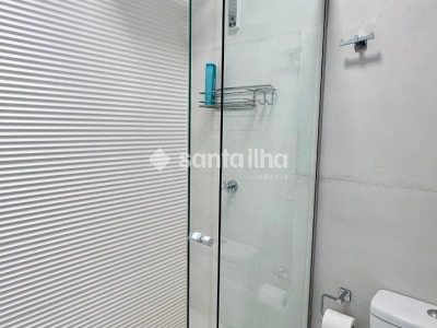 Casa à venda com 72m², 3 quartos, 2 suítes, 2 vagas no bairro Armação em Florianópolis - Foto 26