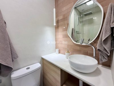 Casa à venda com 72m², 3 quartos, 2 suítes, 2 vagas no bairro Armação em Florianópolis - Foto 30