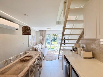 Casa à venda com 72m², 3 quartos, 2 suítes, 2 vagas no bairro Armação em Florianópolis - Foto 21