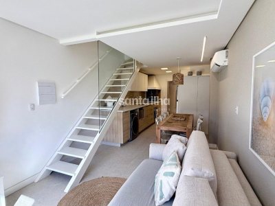 Casa à venda com 72m², 3 quartos, 2 suítes, 2 vagas no bairro Armação em Florianópolis - Foto 10