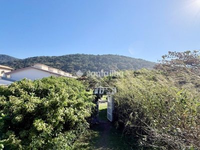 Casa à venda com 72m², 3 quartos, 2 suítes, 2 vagas no bairro Armação em Florianópolis - Foto 31