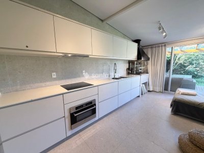 Casa à venda com 72m², 3 quartos, 2 suítes, 2 vagas no bairro Armação em Florianópolis - Foto 7