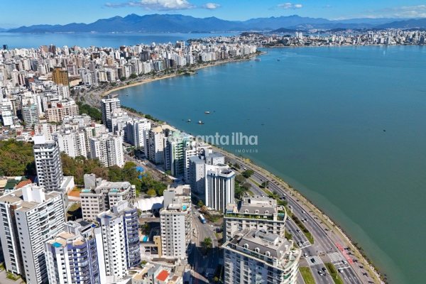 Apartamento à venda com 121m², 3 quartos, 1 suíte, 1 vaga no bairro Agronômica em Florianópolis