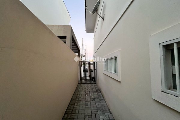 Casa à venda com 120m², 3 quartos, 1 suíte, 1 vaga no bairro Campeche em Florianópolis